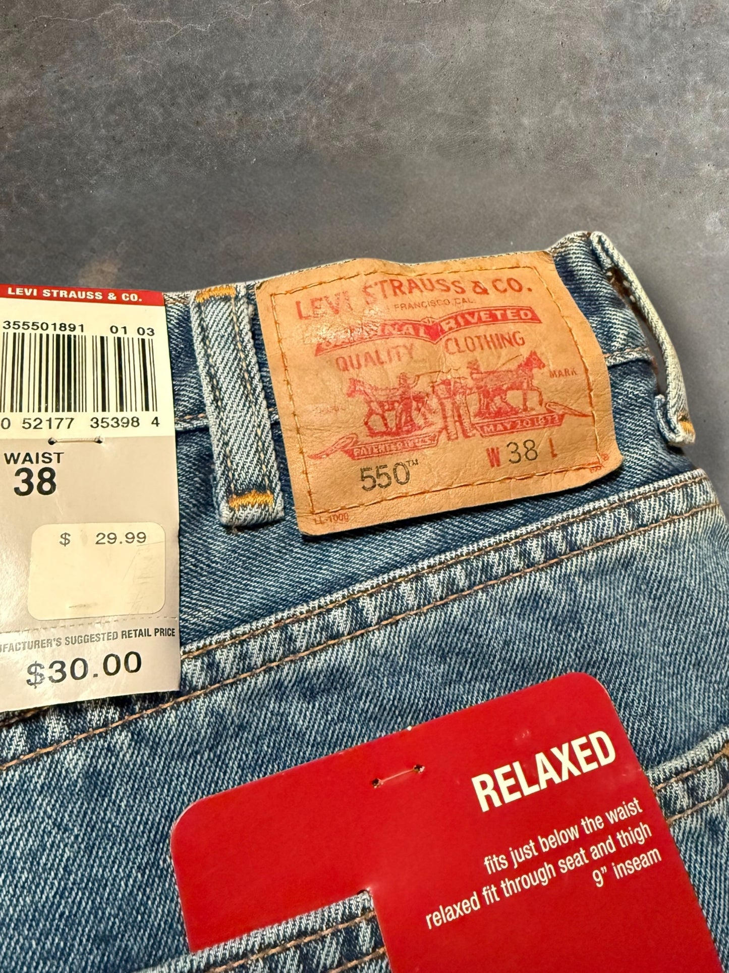 '00s Levis Denim Shorts Sz. 38