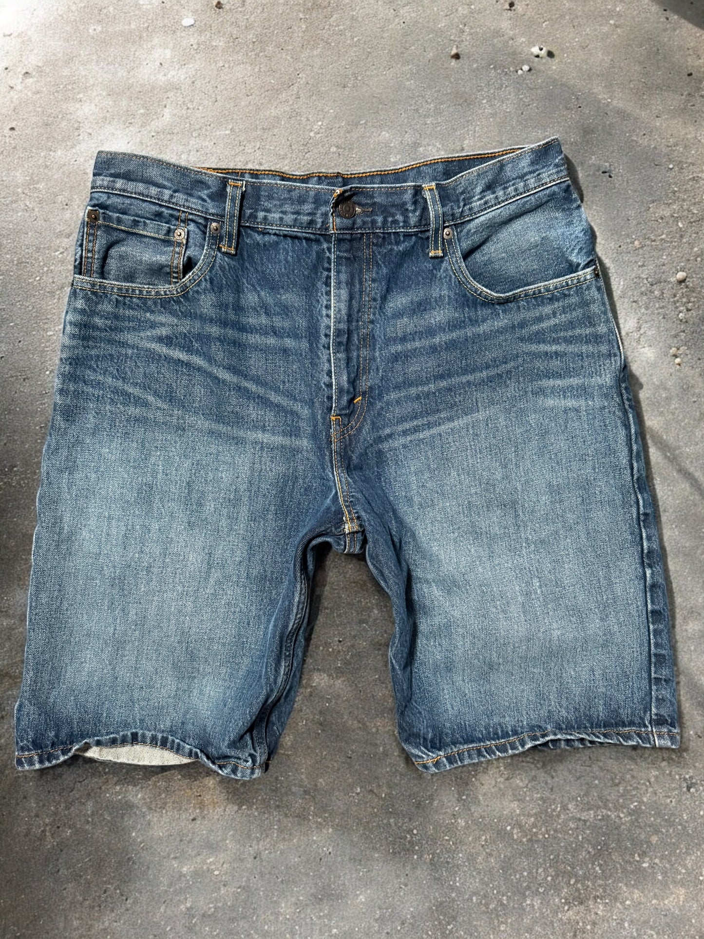 '00s Levis Jorts Sz. 34