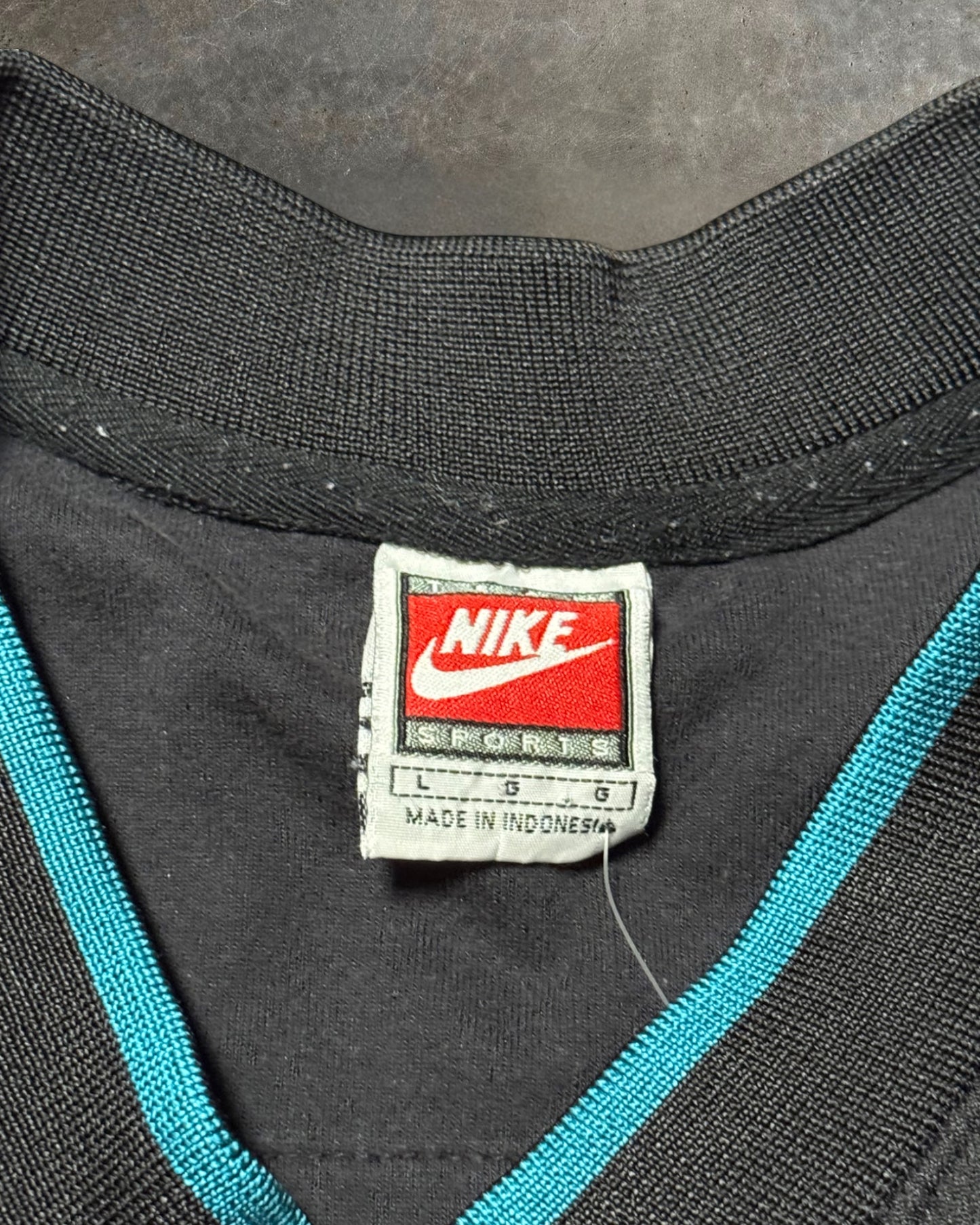 00s Pistons Jersey Sz. L