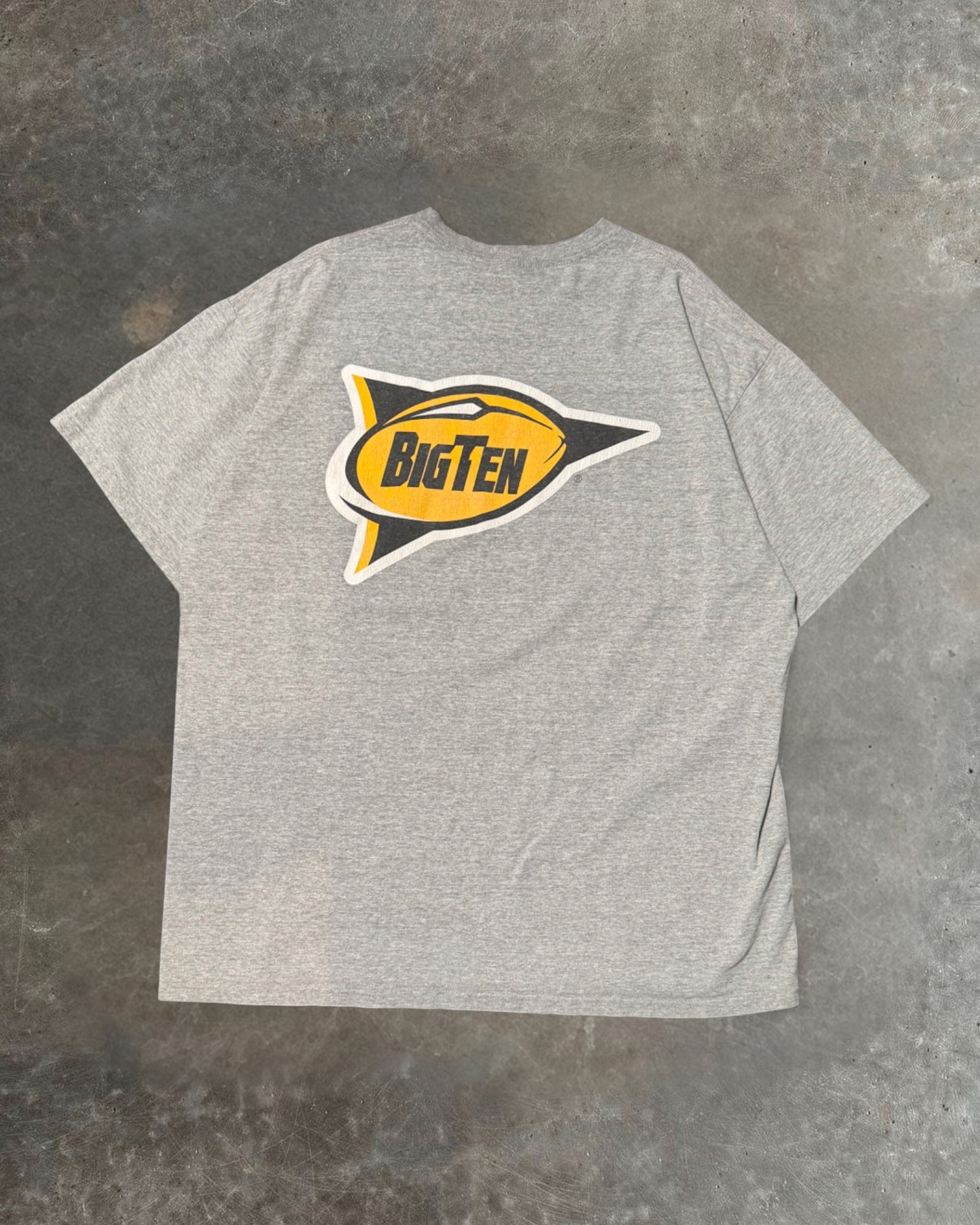 Iowa Hawkeyes T-shirt Sz. XL