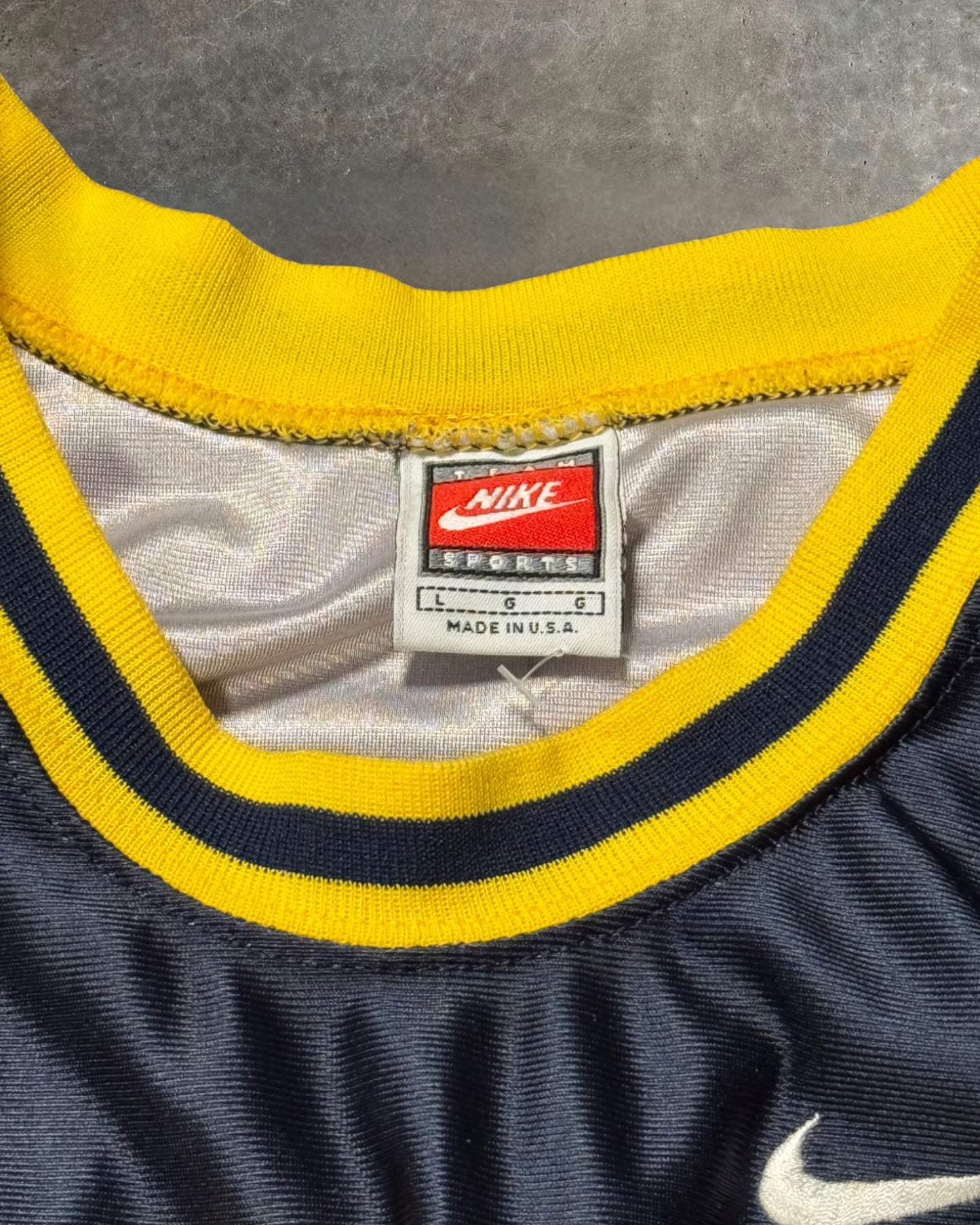 '90s Michigan Basketball Jersey Sz. L