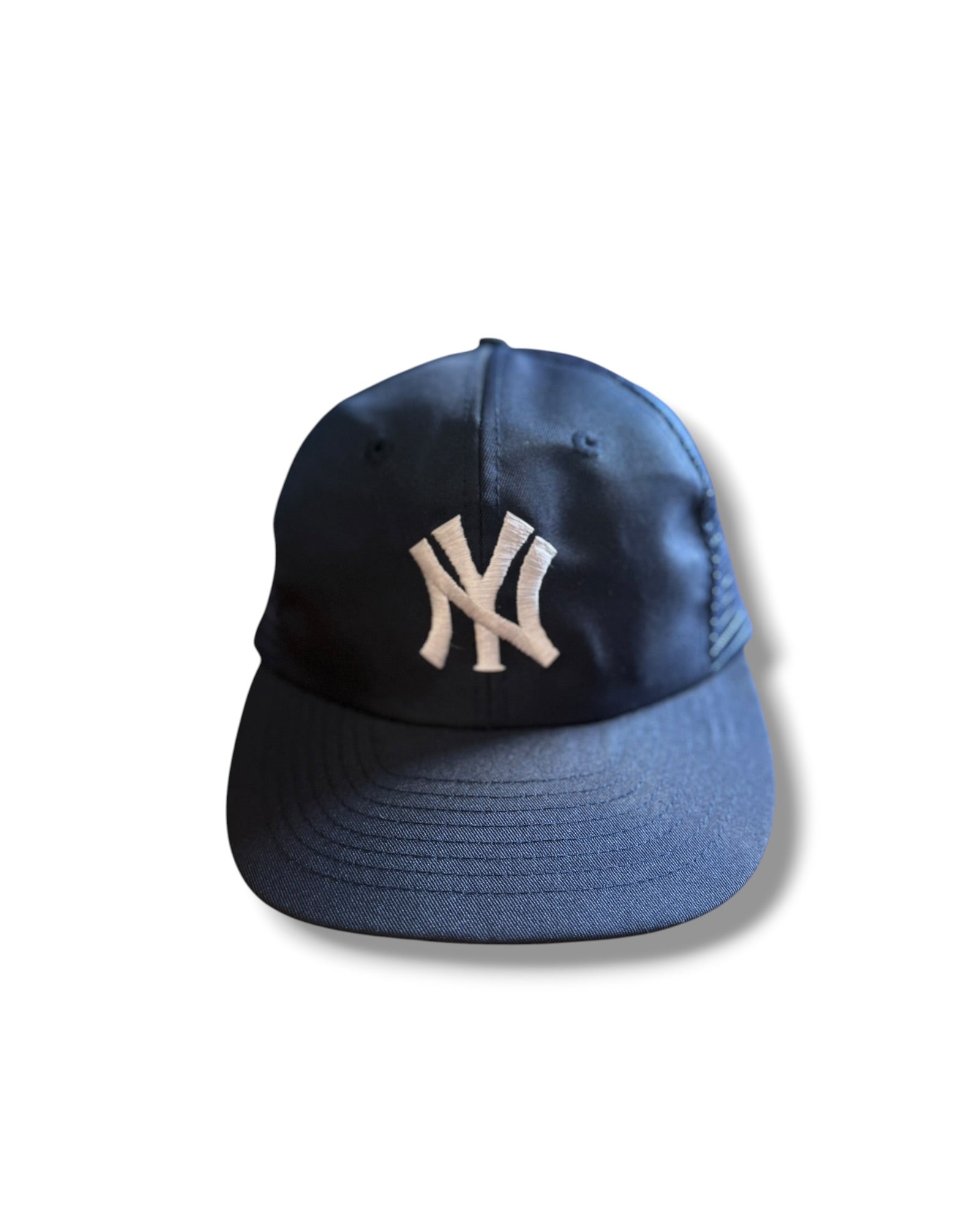 '90s NY Yankees Snap Back Trucker Hat