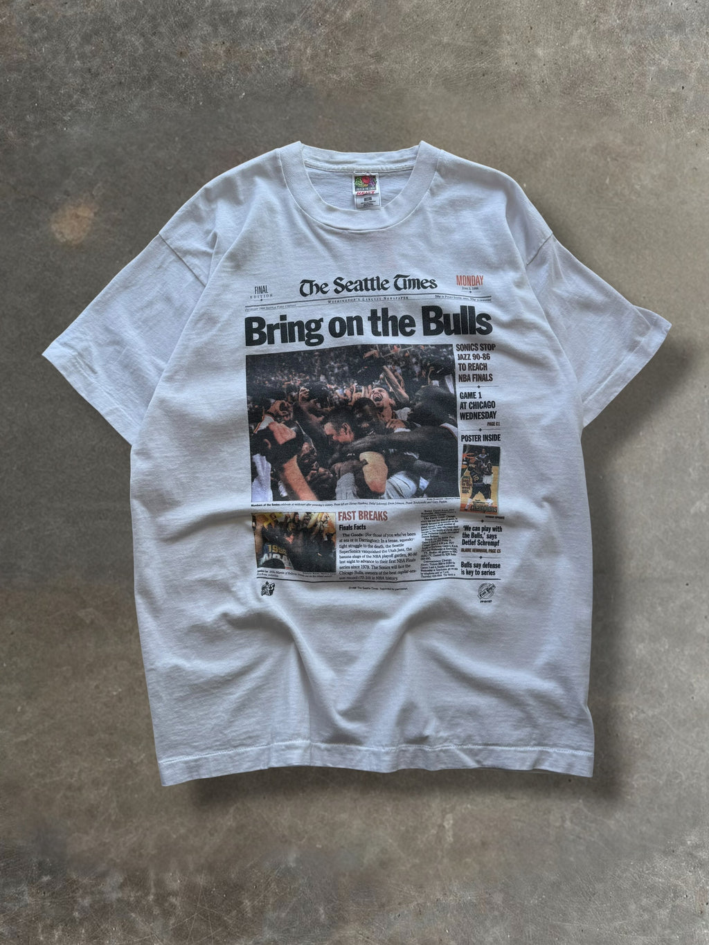 '96 Seattle Super Sonics Newspaper Tee Sz. XL