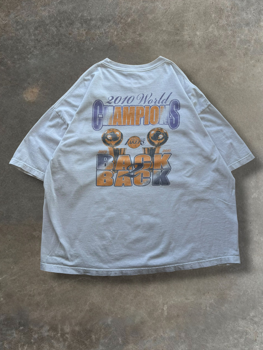 '10 Lakers Back 2 Back Champs Tee Sz. XXXL