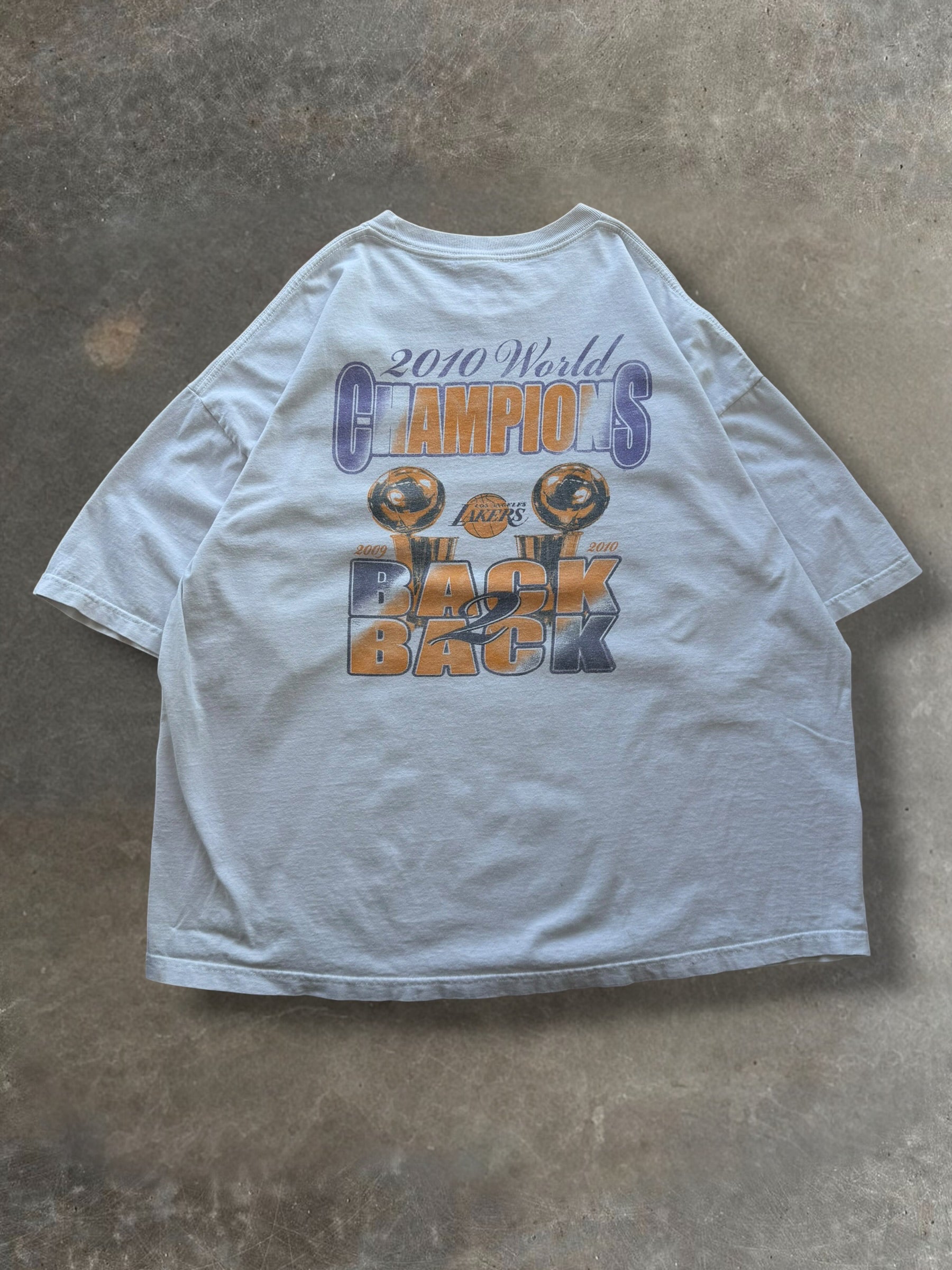 '10 Lakers Back 2 Back Champs Tee Sz. XXXL