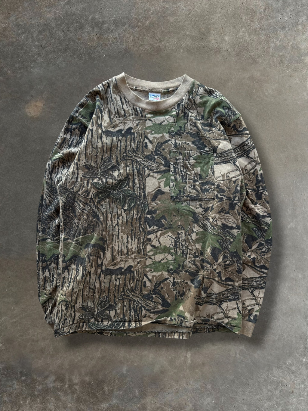 '90s Real tree Camo Long Sleeve Sz. L