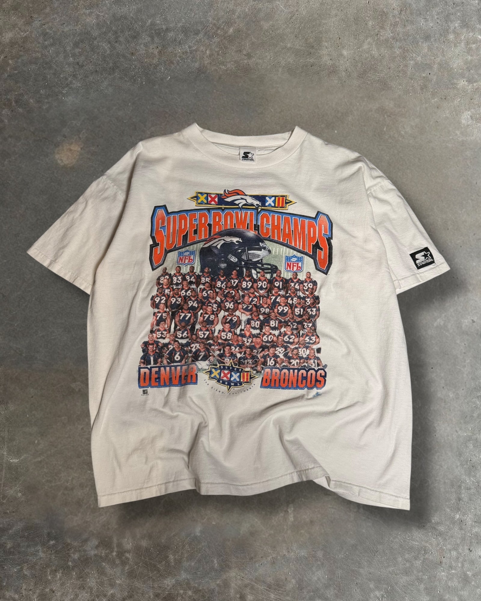 '98 Broncos Super Bowl Champs Photo Tee Sz. L