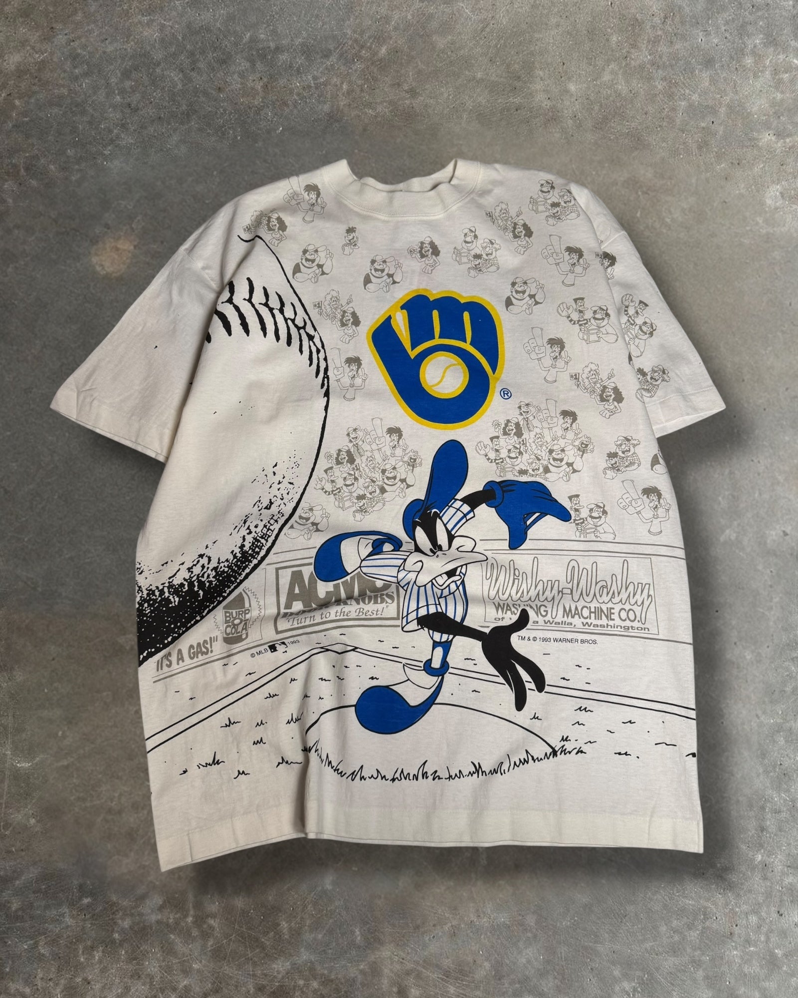 '93 Looney Tunes Milwaukee Brewers Tee Sz. XL