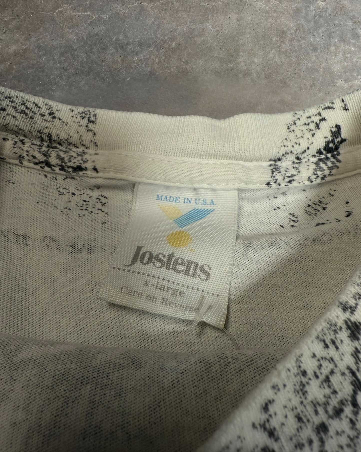 '90s Taz Arizona AOP Tee Sz. XL