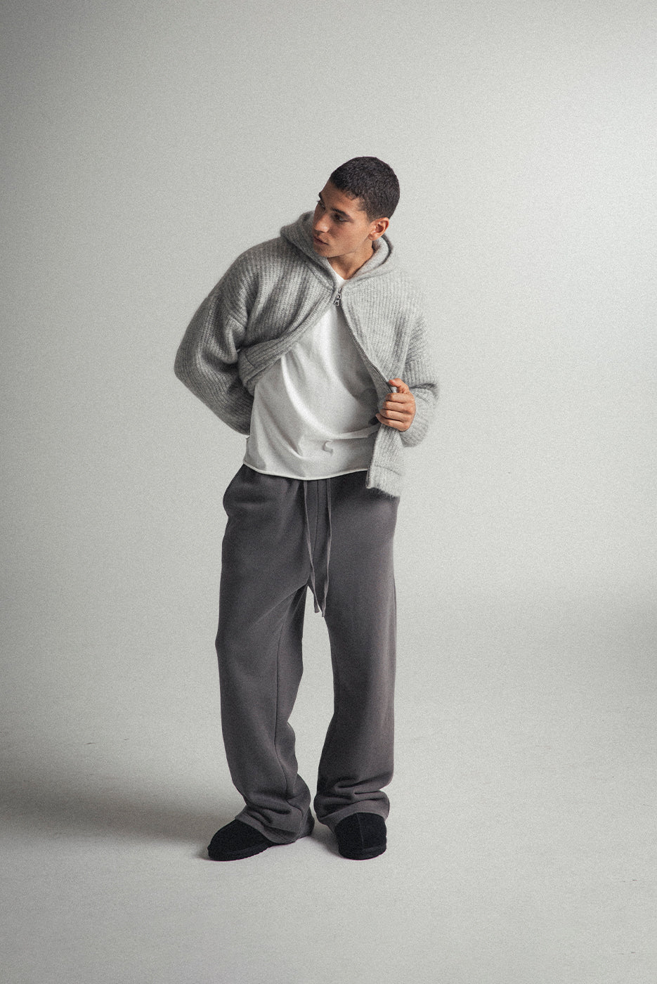 Elwood "Core Straight Leg Sweatpants" Sz. S-M