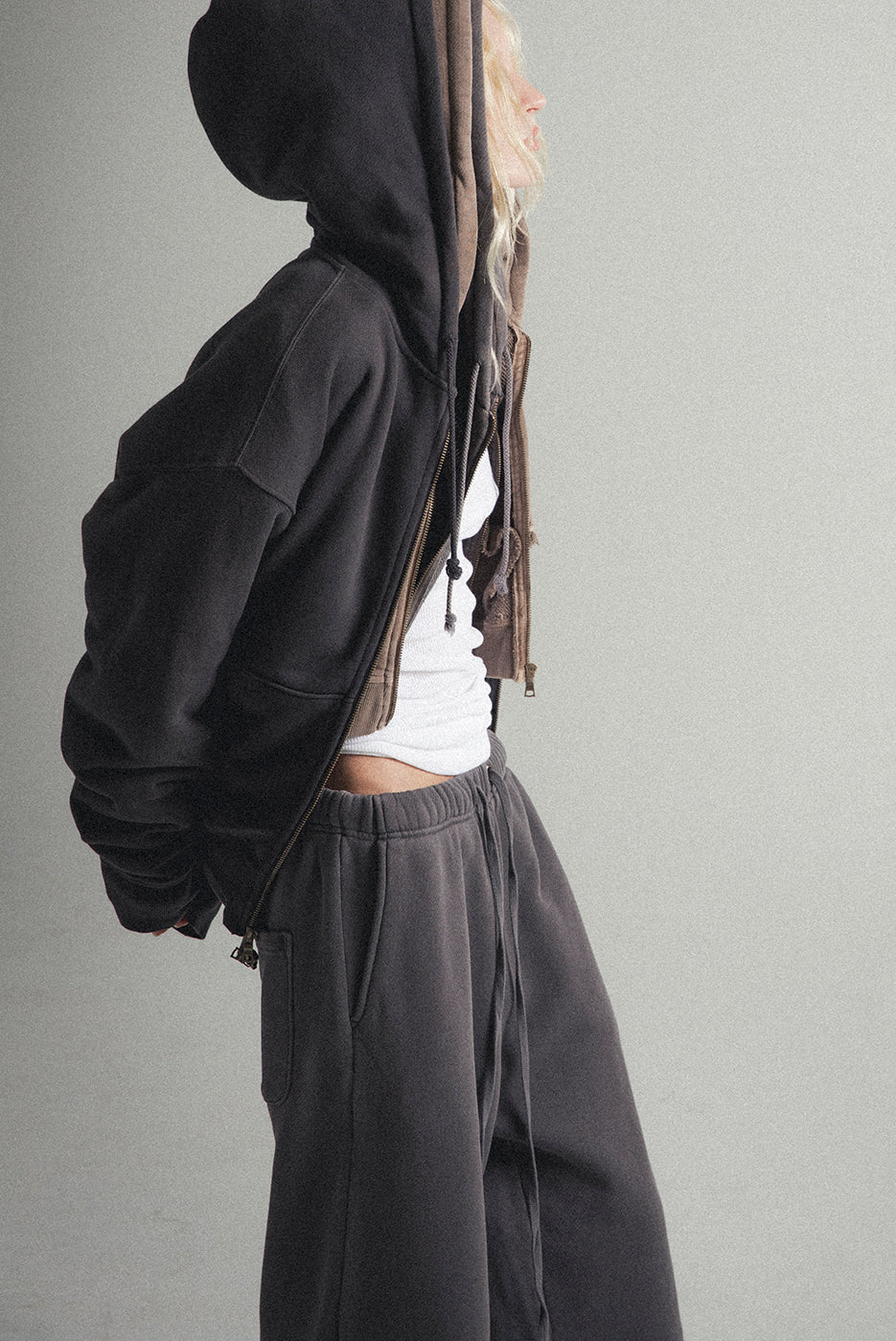 Elwood "Core Straight Leg Sweatpants" Sz. S-M